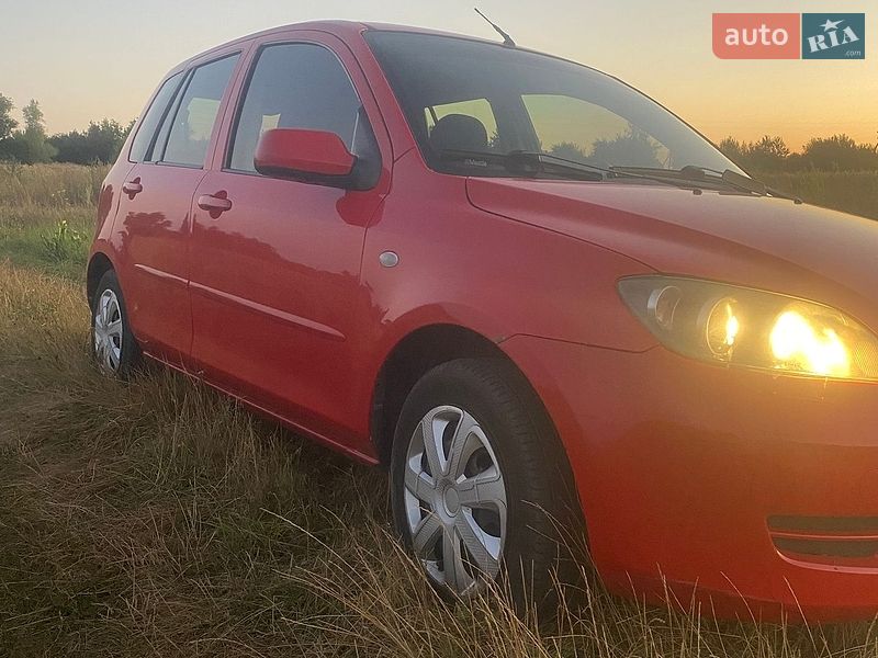 Хэтчбек Mazda 2 2005 в Десне