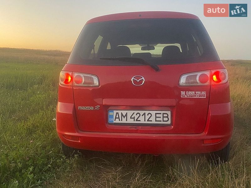 Хэтчбек Mazda 2 2005 в Десне