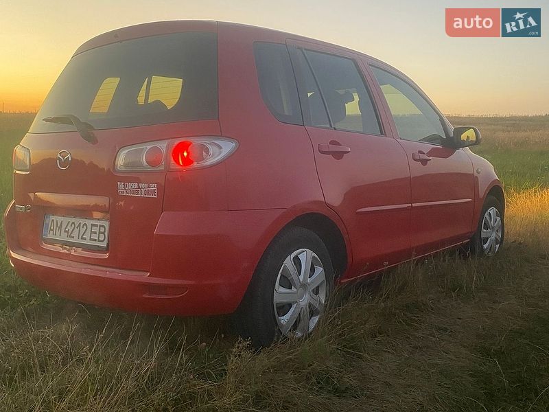 Хэтчбек Mazda 2 2005 в Десне