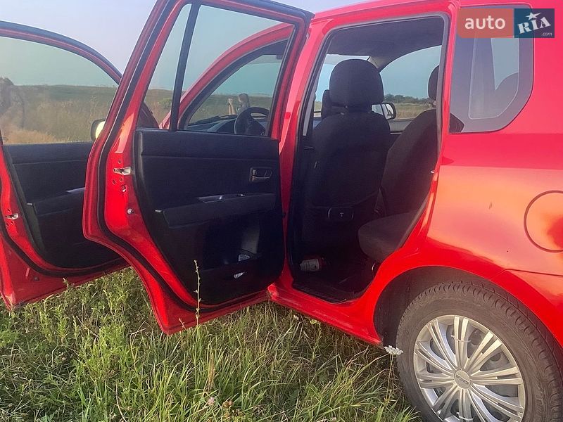 Хэтчбек Mazda 2 2005 в Десне