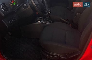Хэтчбек Mazda 2 2005 в Десне