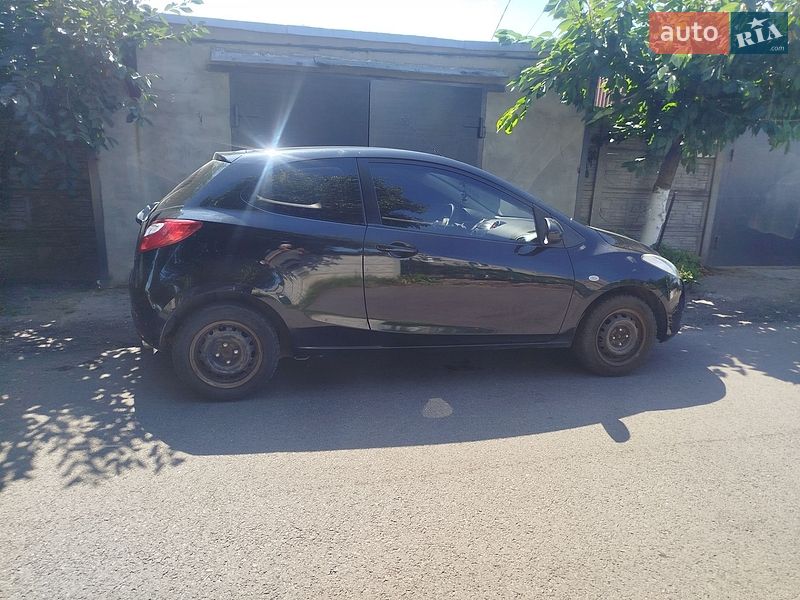 Хэтчбек Mazda 2 2009 в Днепре