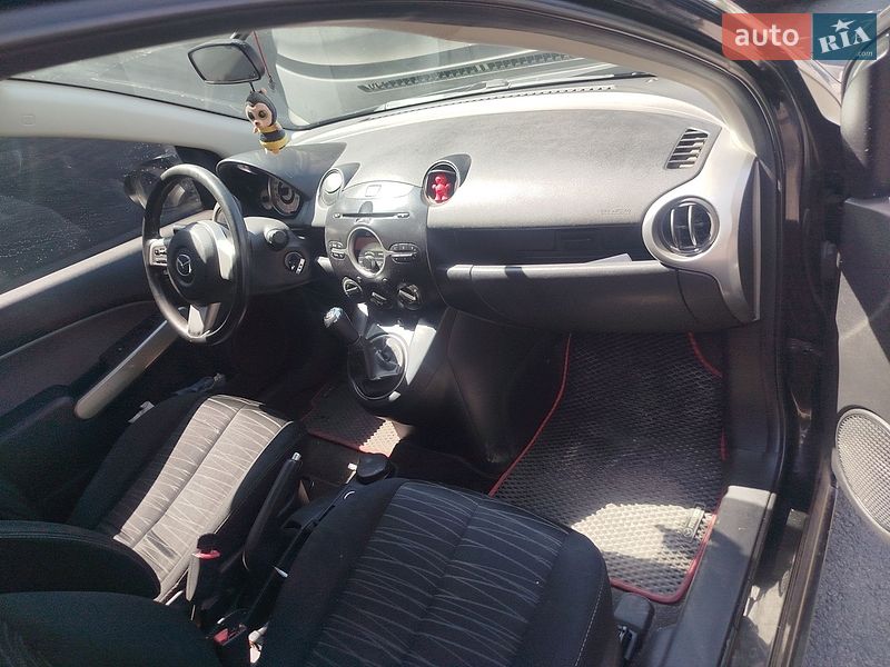 Хэтчбек Mazda 2 2009 в Днепре