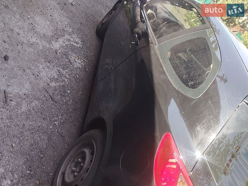 Хэтчбек Mazda 2 2009 в Днепре