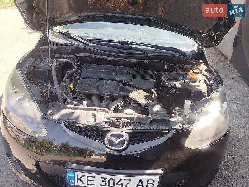 Хэтчбек Mazda 2 2009 в Днепре