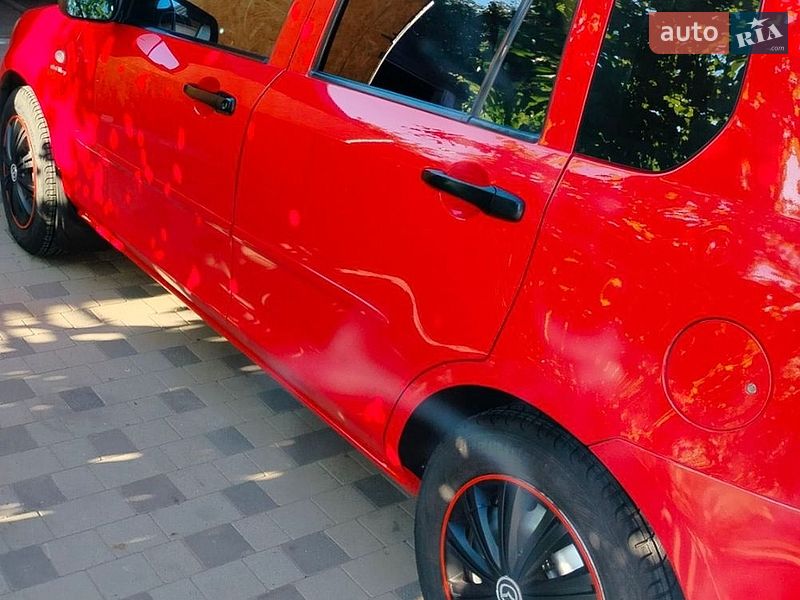 Хэтчбек Mazda 2 2005 в Дубно