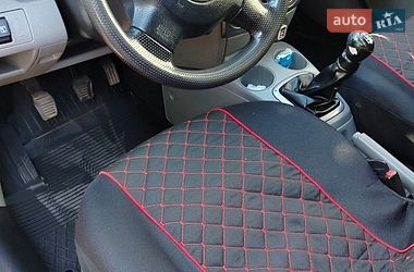 Хэтчбек Mazda 2 2005 в Дубно