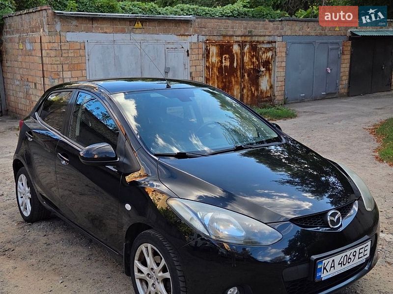 Хэтчбек Mazda 2 2008 в Киеве