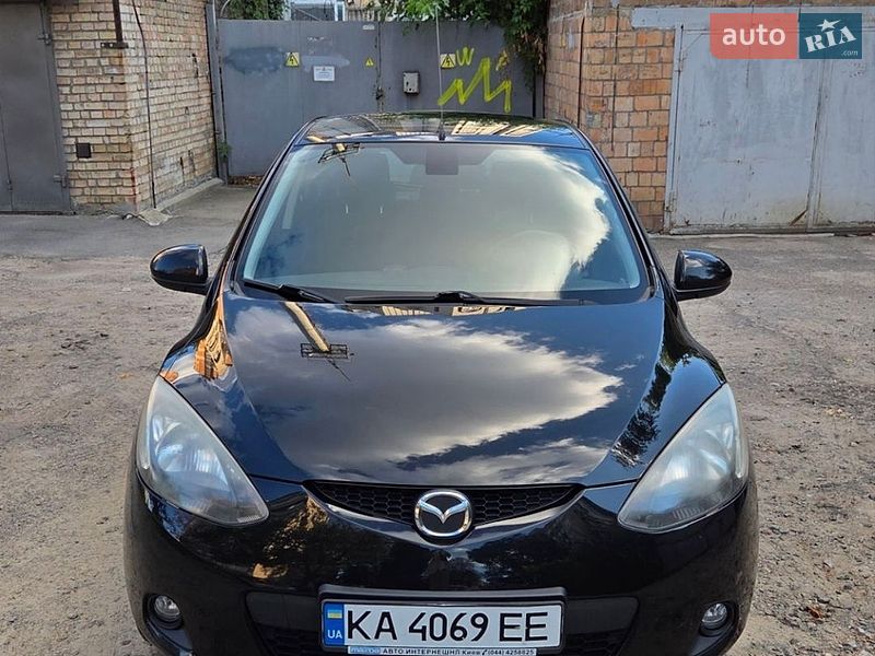Хэтчбек Mazda 2 2008 в Киеве