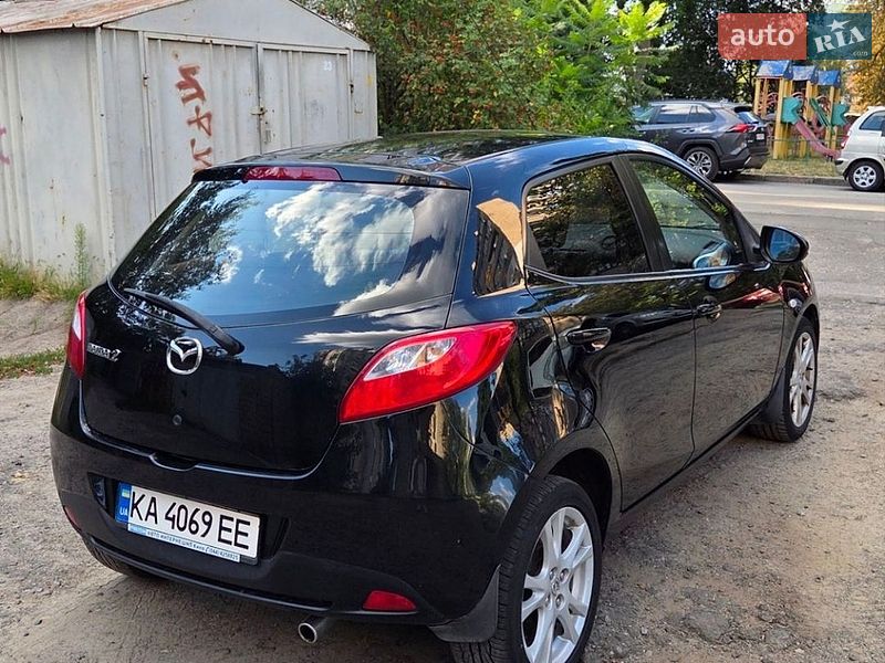 Хэтчбек Mazda 2 2008 в Киеве