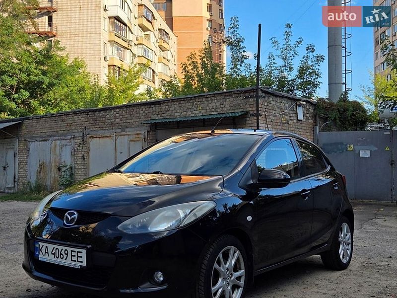 Хэтчбек Mazda 2 2008 в Киеве