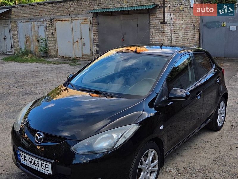 Хэтчбек Mazda 2 2008 в Киеве