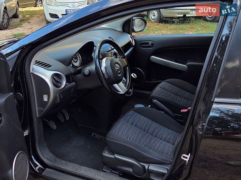 Хэтчбек Mazda 2 2008 в Киеве