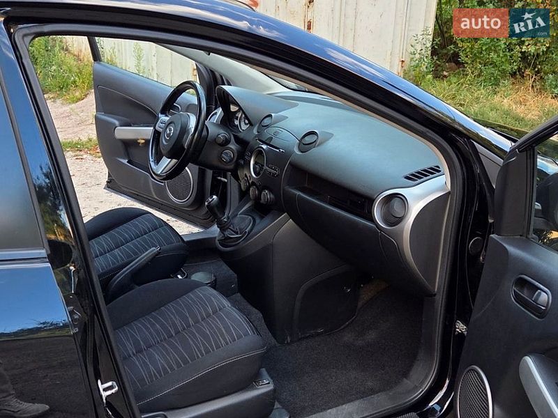 Хэтчбек Mazda 2 2008 в Киеве