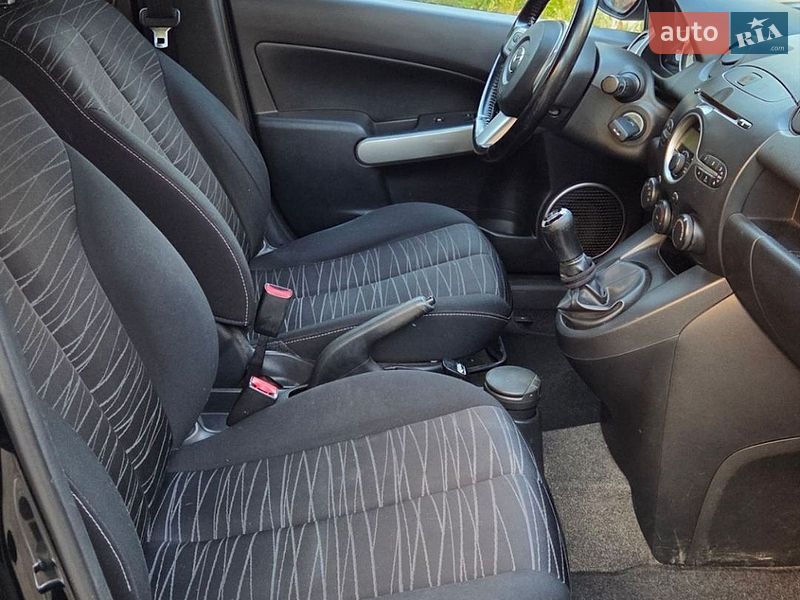 Хэтчбек Mazda 2 2008 в Киеве