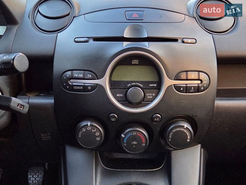 Хэтчбек Mazda 2 2008 в Киеве