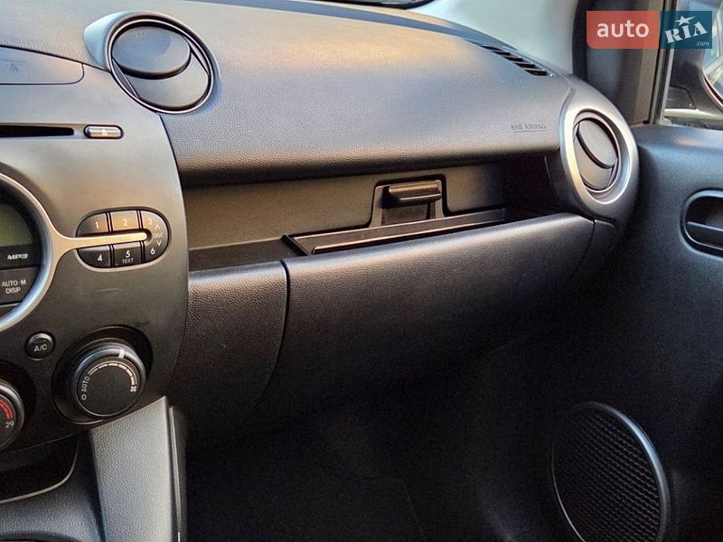Хэтчбек Mazda 2 2008 в Киеве