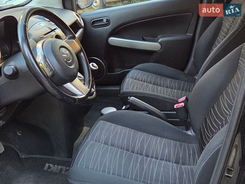 Хэтчбек Mazda 2 2008 в Киеве