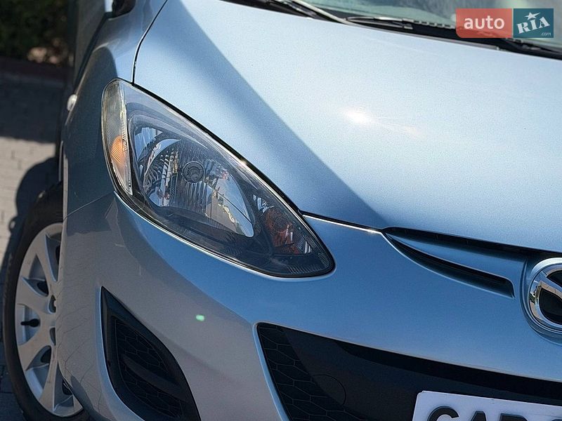 Хэтчбек Mazda 2 2012 в Стрые