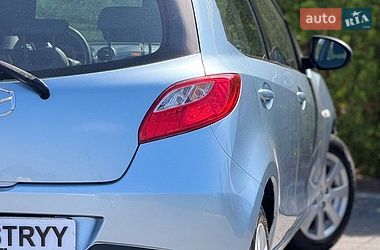 Хэтчбек Mazda 2 2012 в Стрые
