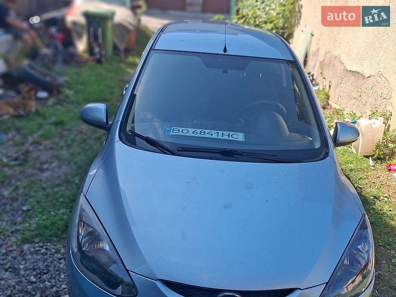 Хэтчбек Mazda 2 2008 в Тернополе