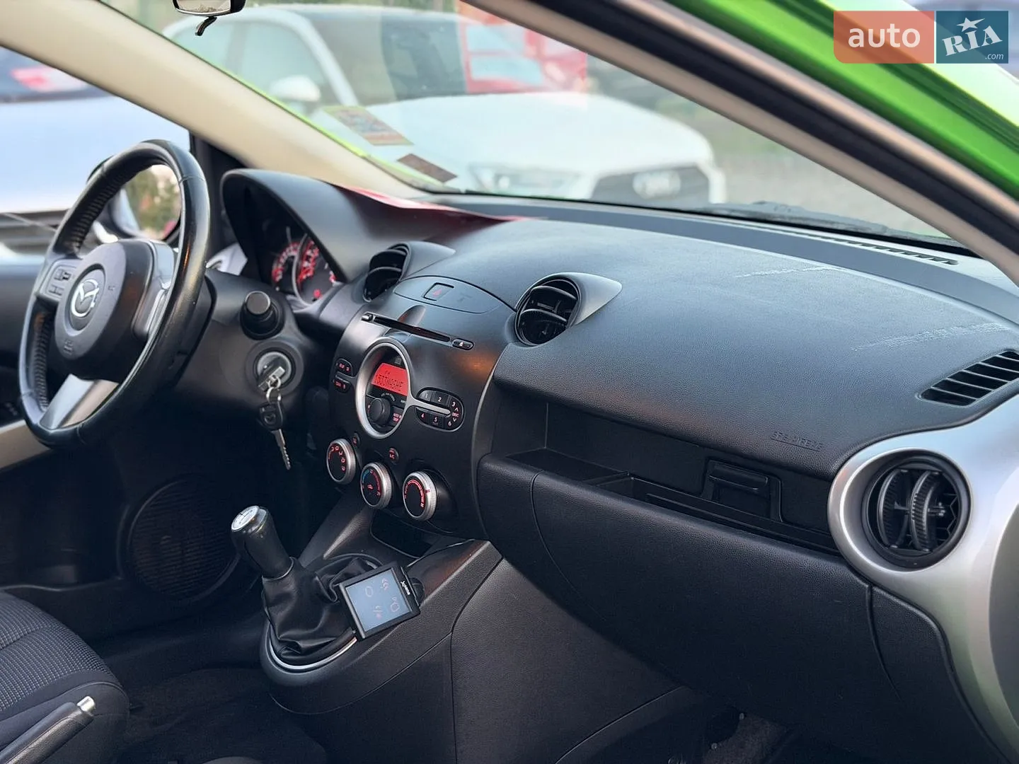 2010 Mazda 2 - мініатюра 15