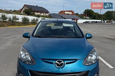 Седан Mazda 2 2012 в Ужгороде
