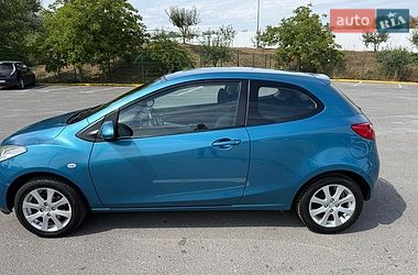 Седан Mazda 2 2012 в Ужгороде