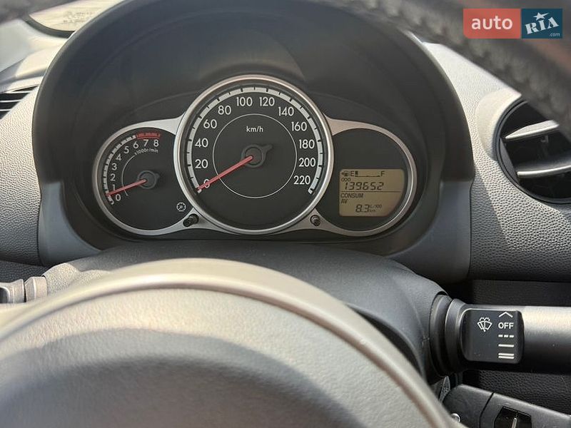 Седан Mazda 2 2012 в Ужгороде
