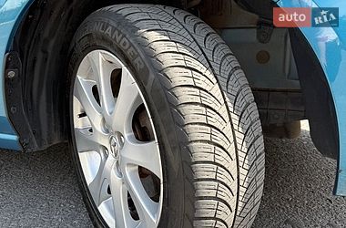 Седан Mazda 2 2012 в Ужгороде