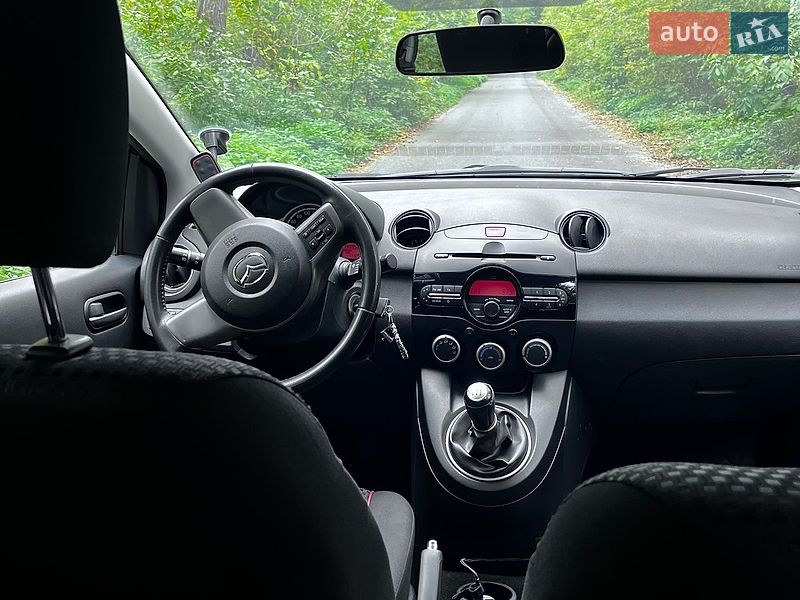 Хетчбек Mazda 2 2011 в Києві