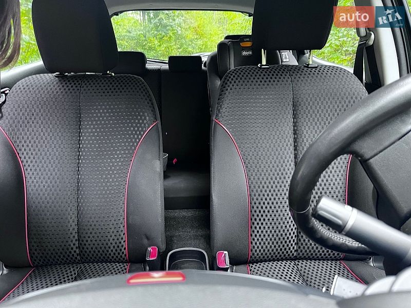 Хетчбек Mazda 2 2011 в Києві