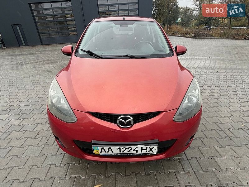 Хетчбек Mazda 2 2008 в Чернівцях
