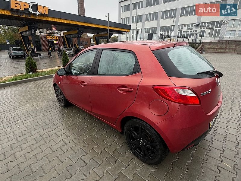Хетчбек Mazda 2 2008 в Чернівцях