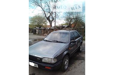 Седан Mazda 323 1987 в Хмельницком