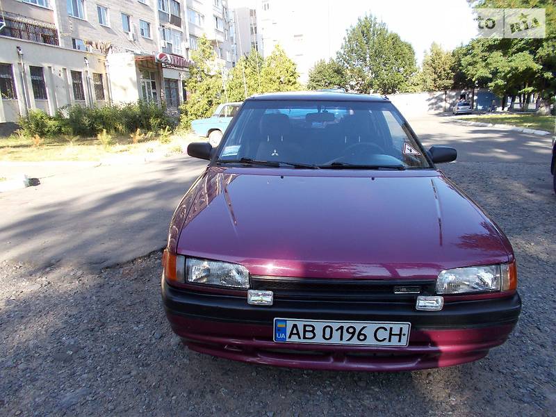 Хэтчбек Mazda 323 1993 в Виннице