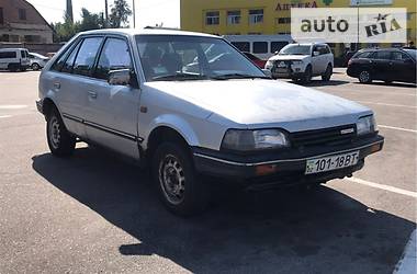 Хэтчбек Mazda 323 1990 в Виннице