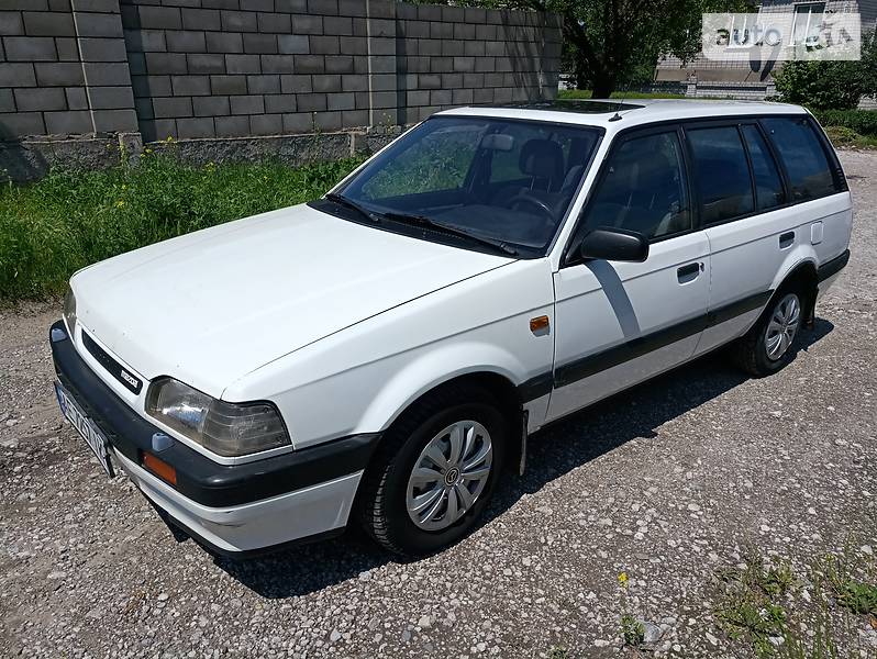 Универсал Mazda 323 1992 в Каменском