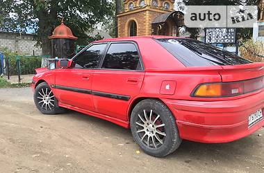 Купе Mazda 323 1990 в Кельменцях