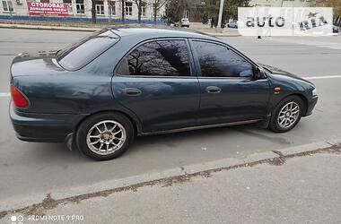 Седан Mazda 323 1998 в Харькове