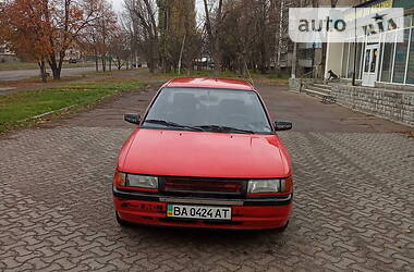 Седан Mazda 323 1990 в Золотоноше