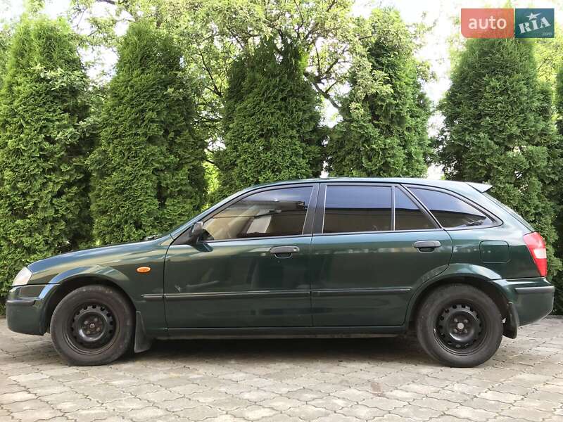 Хэтчбек Mazda 323 2001 в Львове
