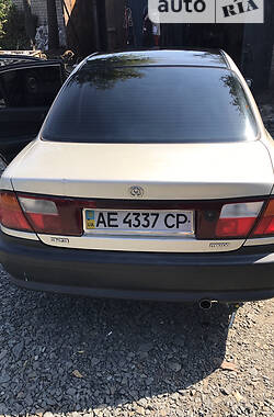 Седан Mazda 323 1998 в Львові