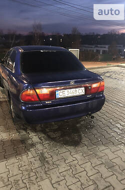 Седан Mazda 323 1995 в Черновцах