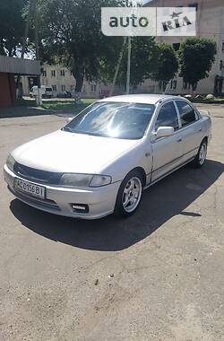 Седан Mazda 323 1998 в Луцке