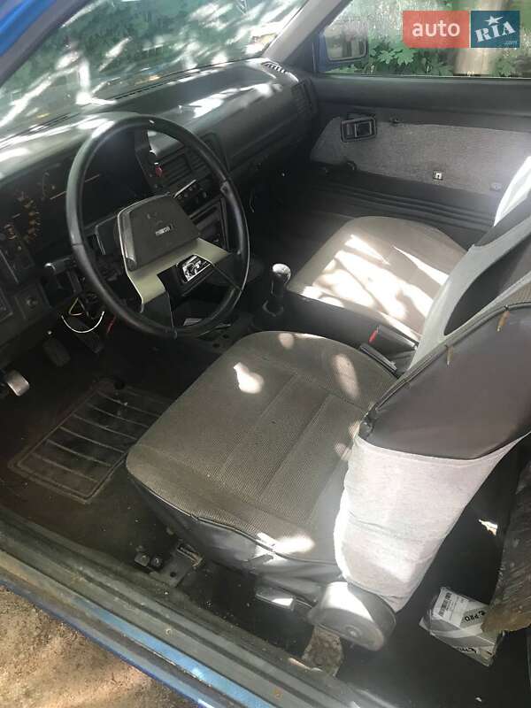 Хетчбек Mazda 323 1986 в Іршаві фото 31 Хетчбек Mazda 323 1986 в Іршаві