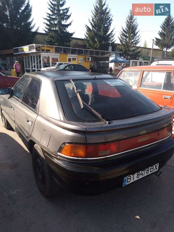 Хетчбек Mazda 323 1992 в Старій Синяві фото 4 Хетчбек Mazda 323 1992 в Старій Синяві