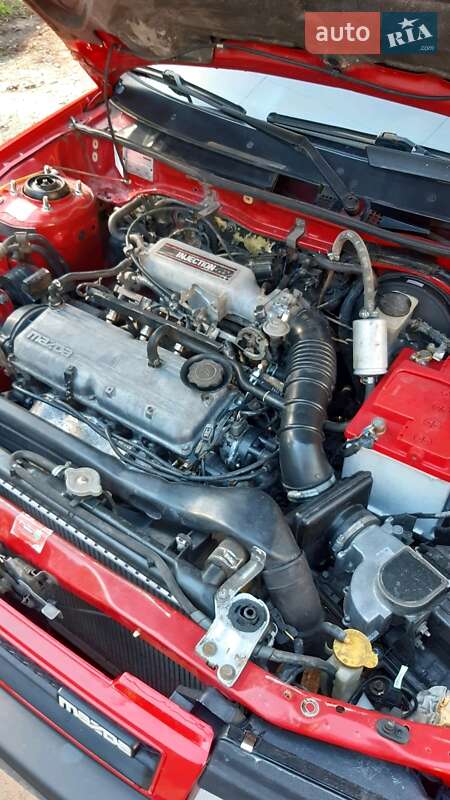 Седан Mazda 323 1991 в Каменском