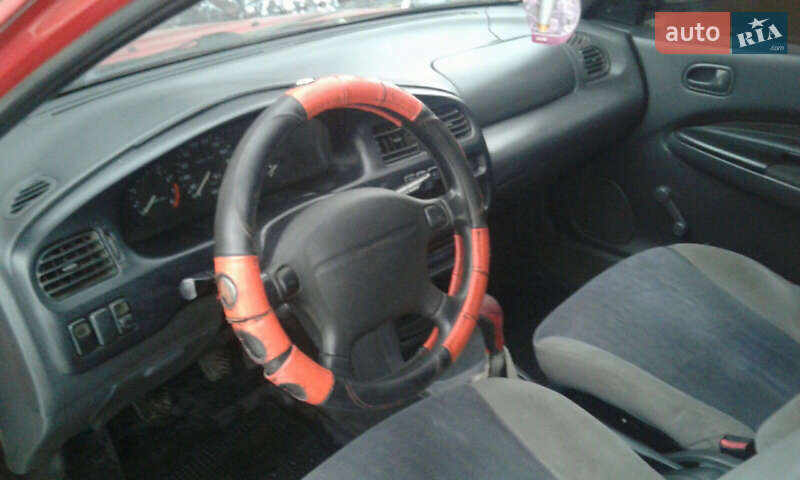 Седан Mazda 323 1995 в Владимирце