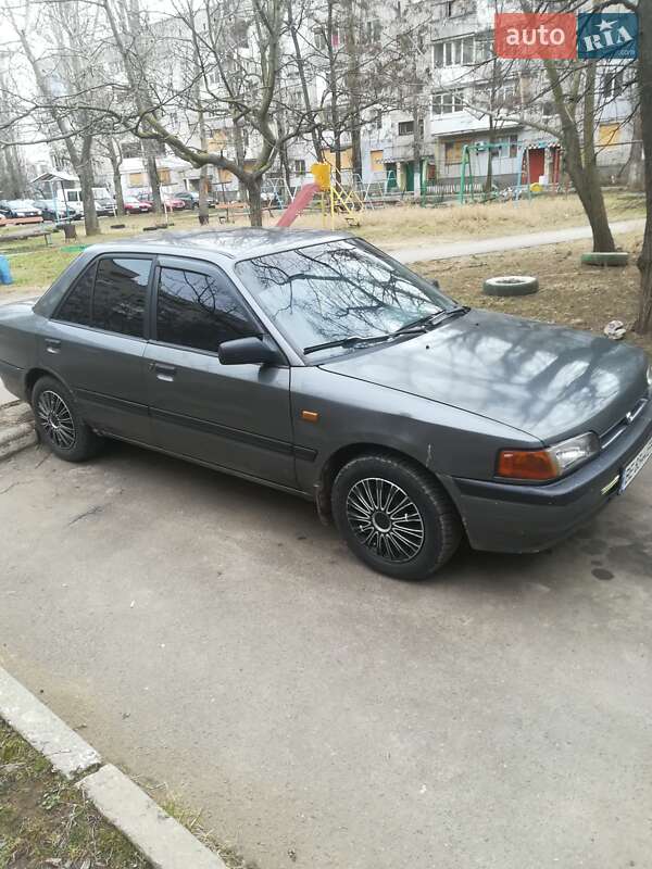 Седан Mazda 323 1994 в Миколаєві фото 2 Седан Mazda 323 1994 в Миколаєві